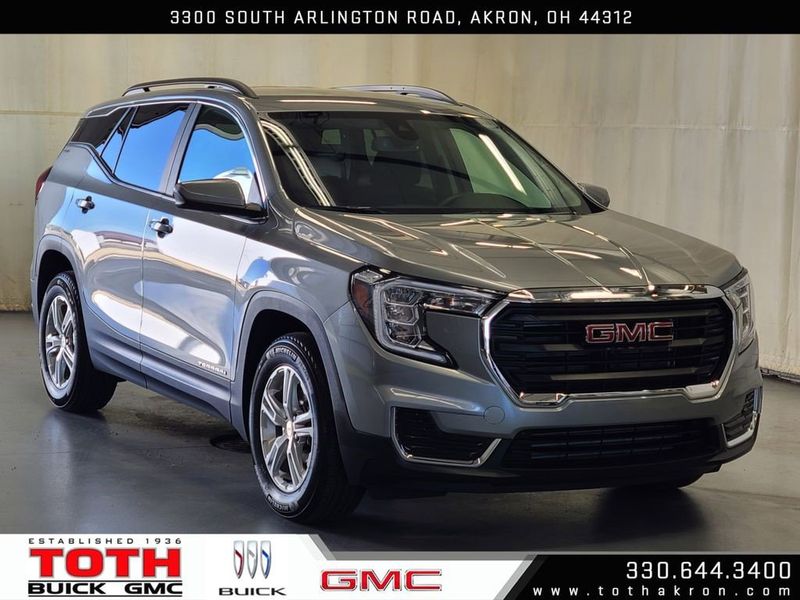 Certified 2023 GMC Terrain SLE w/ Driver Convenience Package image 1
