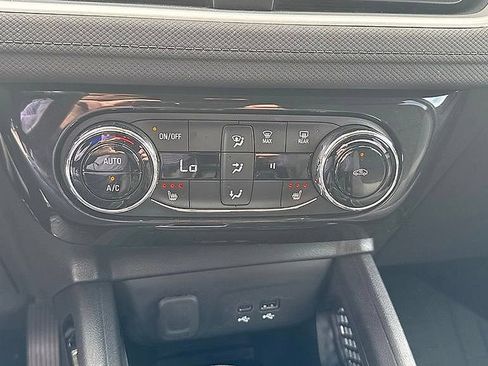 Certified 2024 Chevrolet TrailBlazer LT w/ Convenience Package AWD/4WD image 16