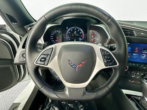 Used 2019 Chevrolet Corvette Stingray Coupe w/ 1LT RWD image 11