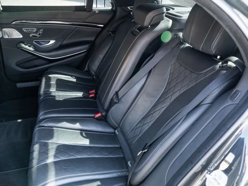 Used 2018 Mercedes-Benz S 560 Sedan image 31