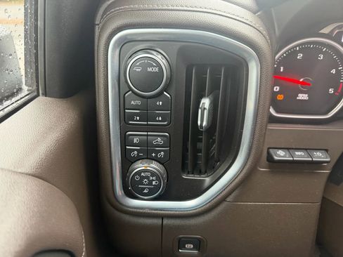 Used 2021 Chevrolet Silverado 3500 LTZ w/ LTZ Convenience Package image 18