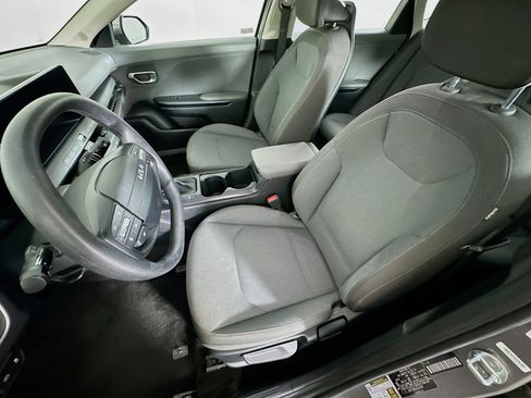 Used 2025 Kia K4 LXS image 13