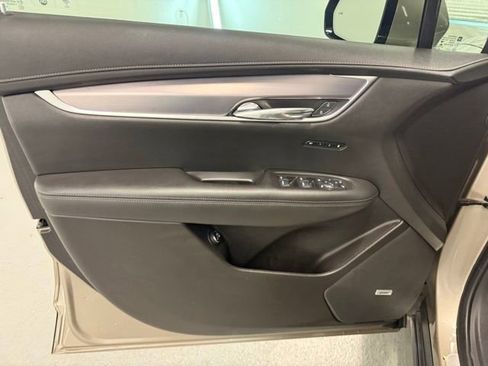 Used 2023 Cadillac XT6 Luxury FWD image 13