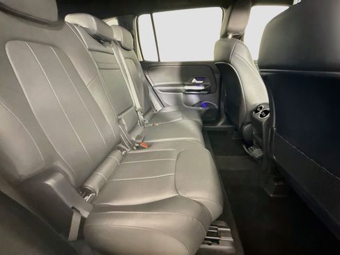 Used 2023 Mercedes-Benz GLB 250 4MATIC w/ Premium Package image 27