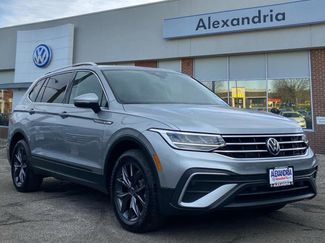 Used 2023 Volkswagen Tiguan SE w/ Panoramic Sunroof Package video 1