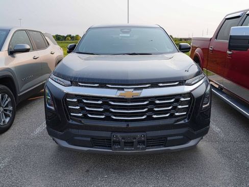 Used 2026 Chevrolet Equinox LT AWD/4WD image 2