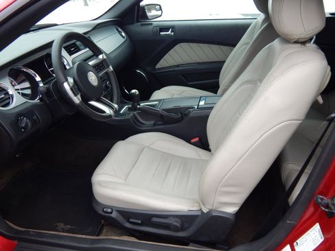 Used 2013 Ford Mustang Premium image 14