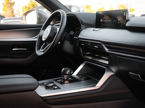 Certified 2025 MAZDA CX-90 3.3 Turbo S w/ Premium Package image 34