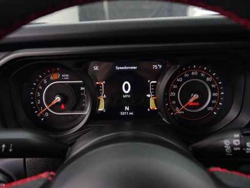Used 2024 Jeep Wrangler Rubicon AWD/4WD image 16