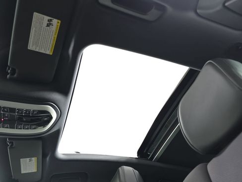 New 2026 Porsche Macan image 28