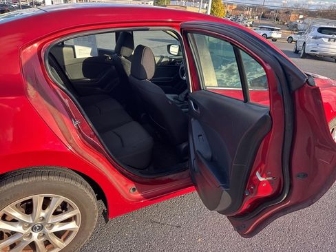 Used 2016 MAZDA MAZDA3 i Sport w/ Preferred Equipment Package image 17