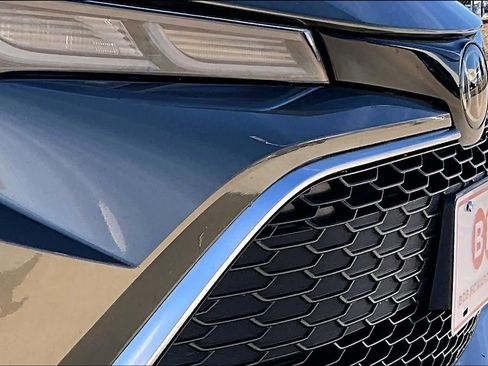 Used 2019 Toyota Corolla XSE image 28