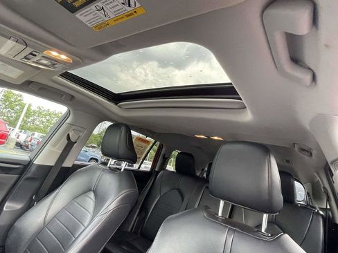 Used 2021 Toyota Highlander XLE AWD/4WD image 23