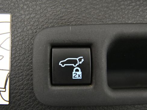 Certified 2023 Toyota Sienna Platinum AWD/4WD image 27