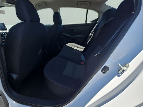 Used 2025 Nissan Sentra SV FWD image 10