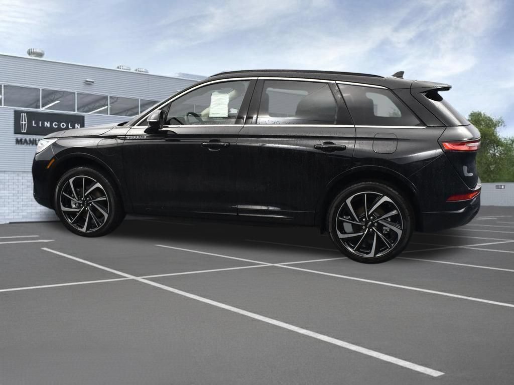 New 2026 Lincoln Corsair Grand Touring AWD/4WD image 2