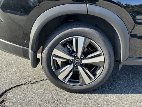 Certified 2025 Nissan Rogue SL w/ SL Premium Package image 16