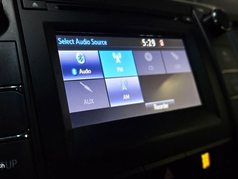 Used 2017 Toyota Camry SE FWD image 33