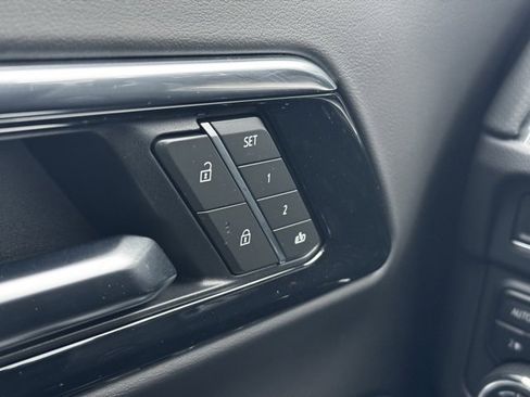 Used 2025 Chevrolet Tahoe High Country image 33