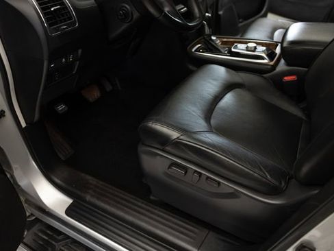 Used 2024 Nissan Armada SL w/ Captain's Chairs Package AWD/4WD image 12
