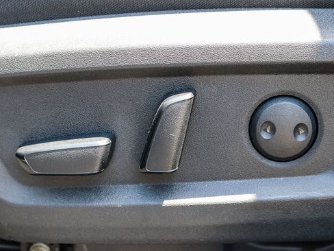 Used 2023 Nissan Rogue SV FWD image 19