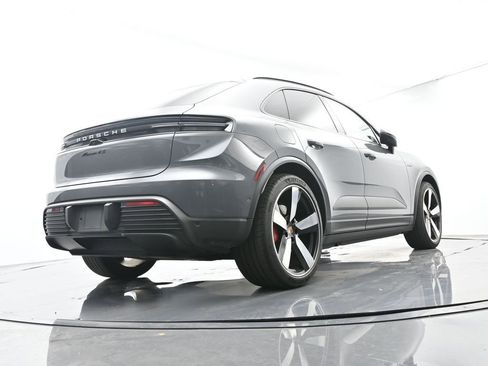 Certified 2025 Porsche Macan 4S Electric AWD/4WD image 49