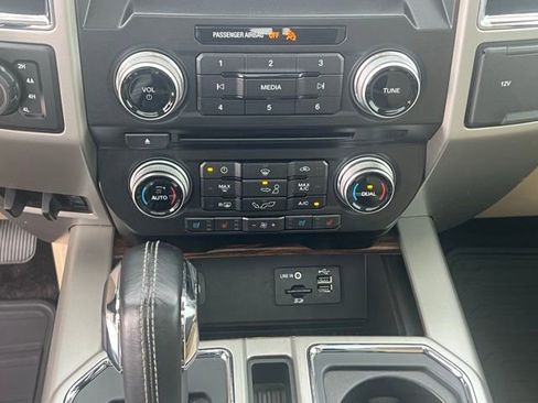 Used 2015 Ford F150 Lariat w/ Equipment Group 502A Luxury image 20