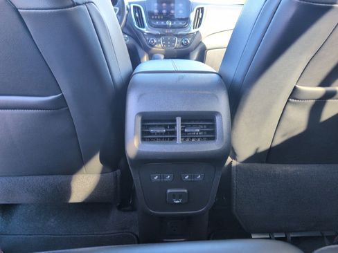 Used 2022 Chevrolet Equinox Premier image 31