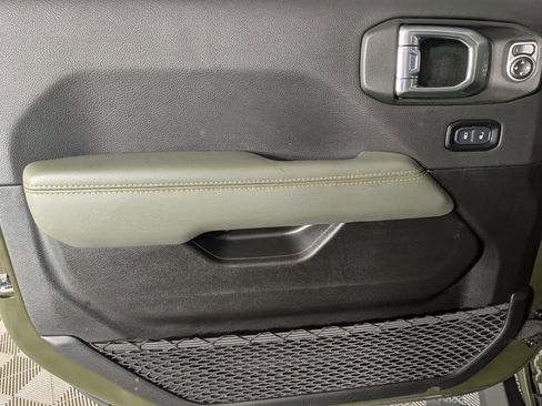 Used 2024 Jeep Gladiator Mojave image 17