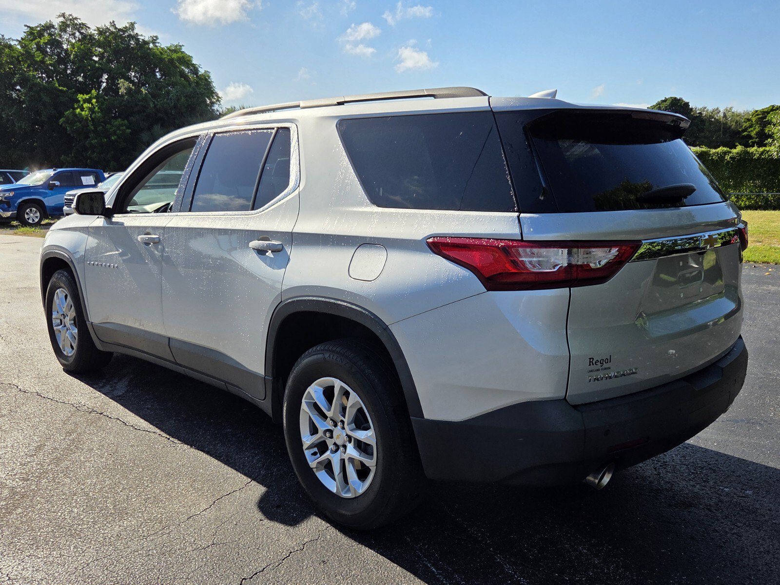 Certified 2021 Chevrolet Traverse LT FWD image 3