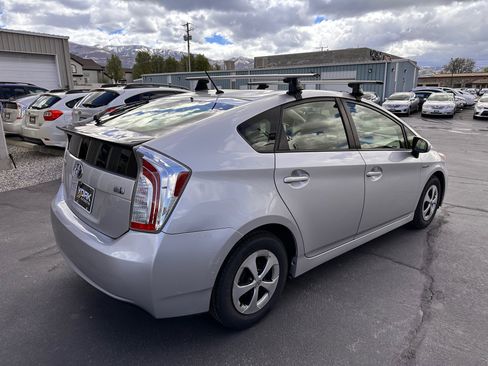 Used 2013 Toyota Prius Two image 3