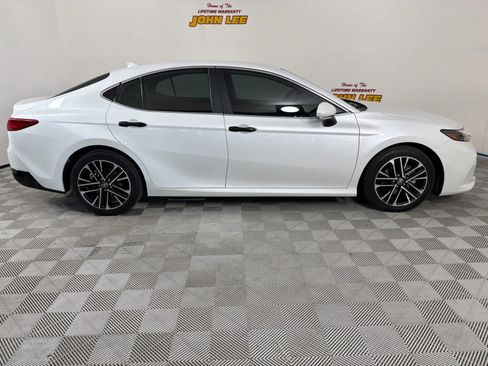 Used 2025 Toyota Camry XLE FWD image 8