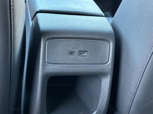 Used 2025 Chevrolet Trax RS image 27