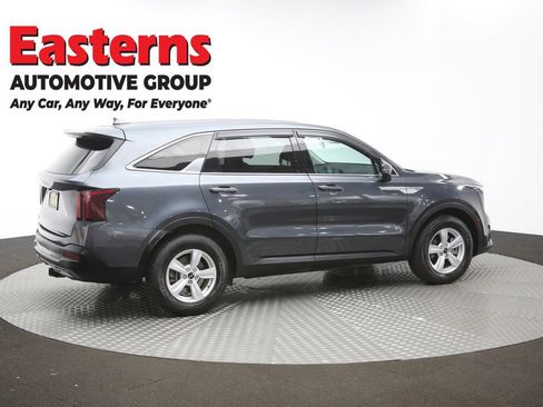 Used 2024 Kia Sorento LX FWD image 43