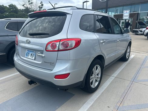 Used 2010 Hyundai Santa Fe Limited FWD image 4