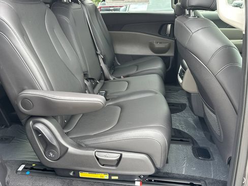 New 2026 Kia Carnival SX FWD image 13