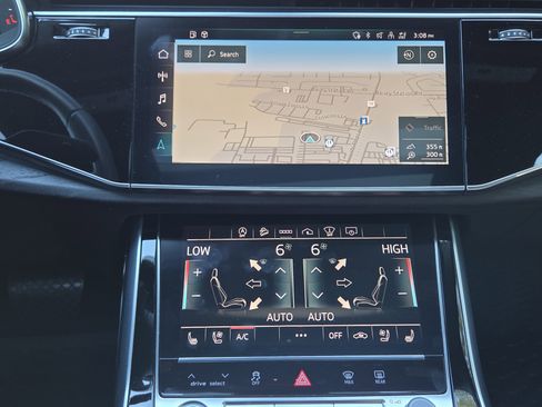 Used 2021 Audi Q8 Prestige w/ Prestige Package image 19