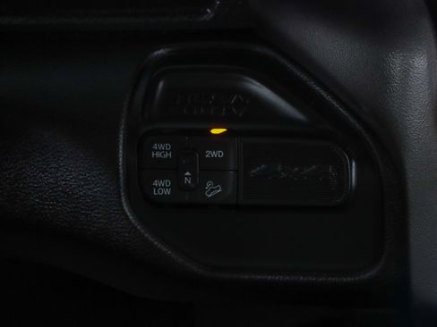 Used 2024 RAM 2500 Big Horn w/ Off Road Package AWD/4WD image 21