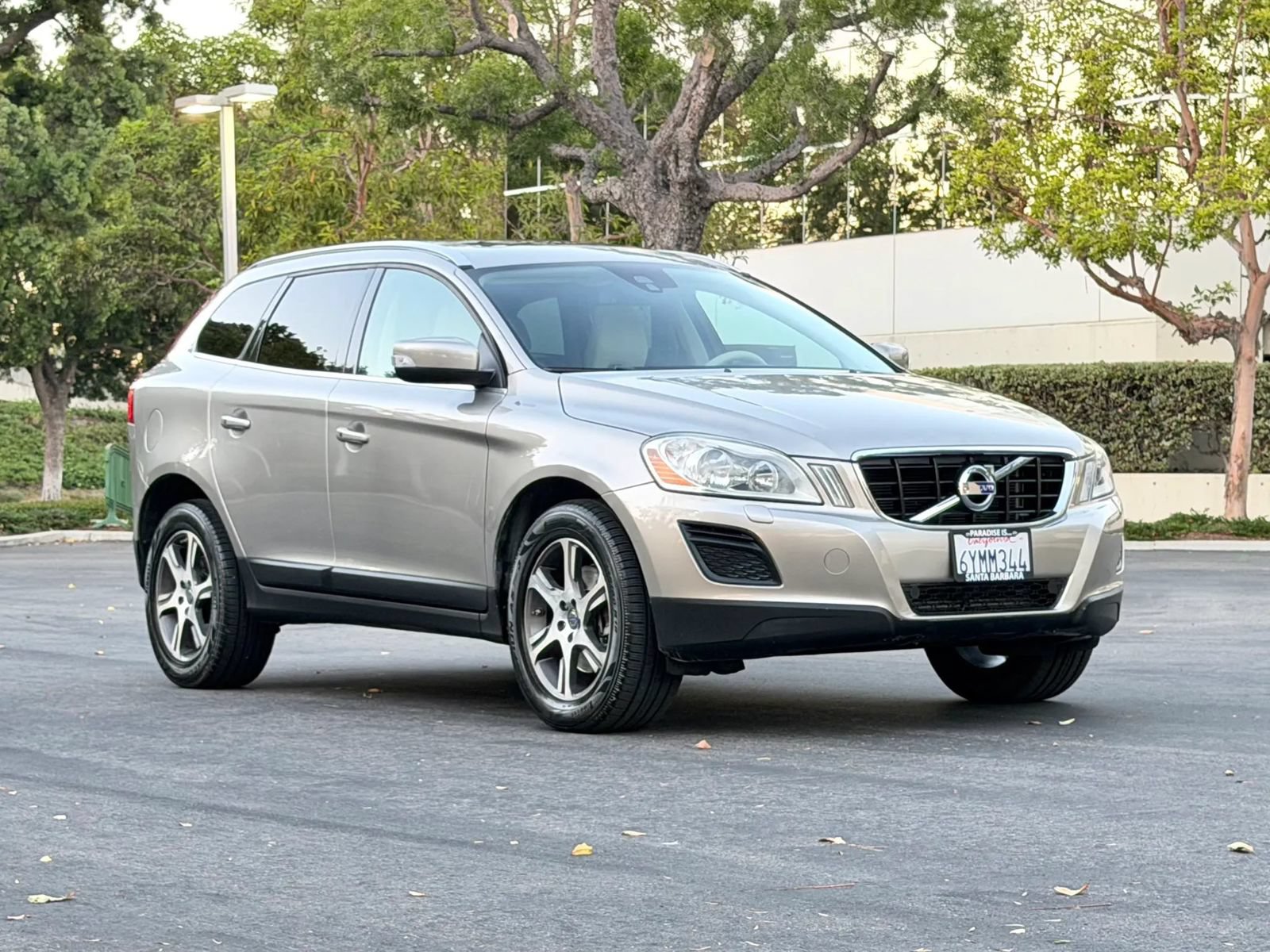 Used 2013 Volvo XC60 T6 AWD/4WD image 2