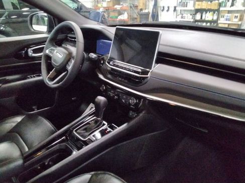 Used 2025 Jeep Compass Limited w/ Driver Assist Group I image 22