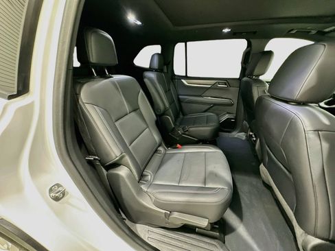 Used 2024 GMC Acadia Elevation w/ Luxury Package FWD image 27