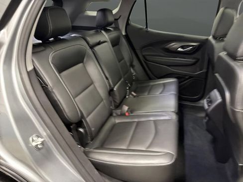 Used 2024 GMC Terrain SLT w/ Infotainment Package II image 32