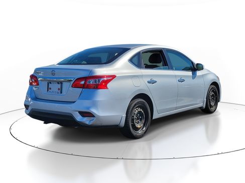 Used 2016 Nissan Sentra S image 6