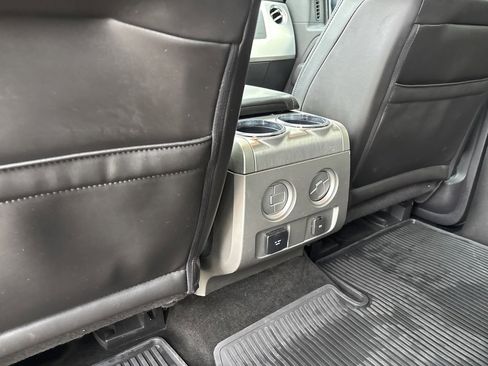 Used 2013 Ford F150 Platinum image 32