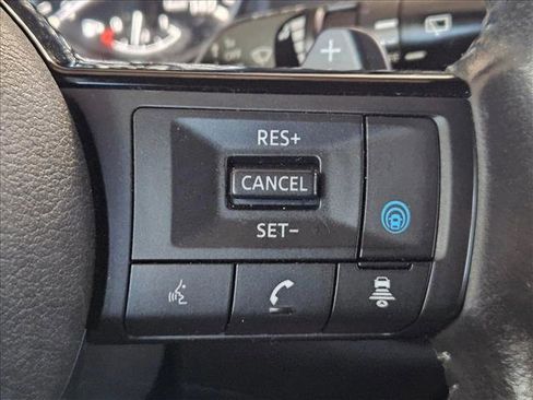 Used 2022 Nissan Rogue SL w/ SL Premium Package image 12