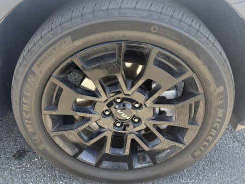 Used 2022 Kia Telluride SX w/ SX Prestige Package AWD/4WD image 15