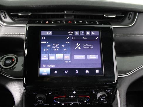 Used 2022 Jeep Grand Cherokee Altitude RWD image 14
