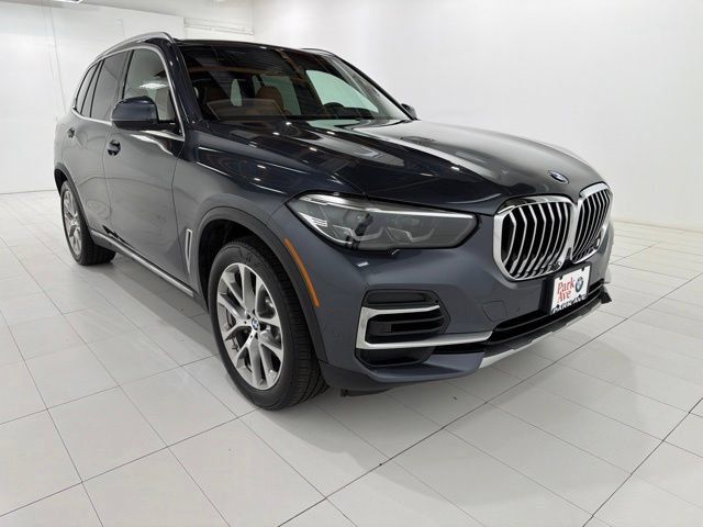 Used 2022 BMW X5 xDrive40i w/ Premium Package AWD/4WD image 7