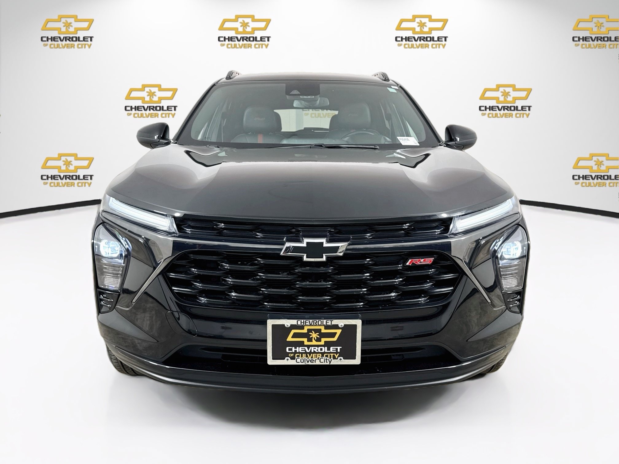 Used 2024 Chevrolet Trax RS w/ Driver Confidence Package FWD image 2
