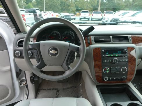 Used 2008 Chevrolet Avalanche LT w/ LT Preferred Equipment Group image 13